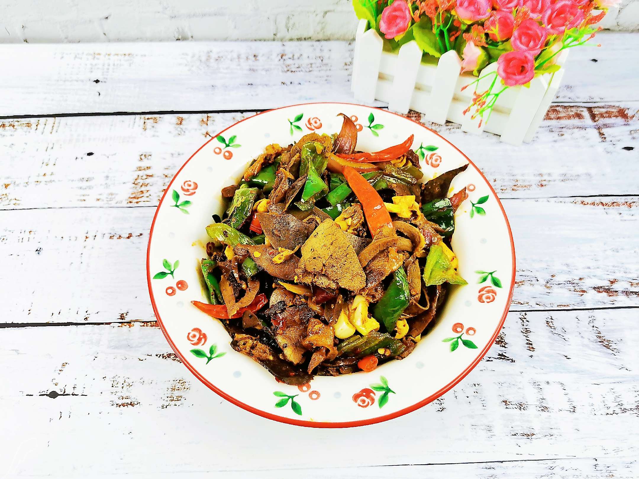 辣炒羊雜的做法-香辣味炒菜譜-易網(wǎng)健康養(yǎng)生網(wǎng) 辣炒羊雜的做法-香辣味炒菜譜