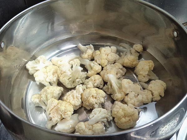 香菇炒菜花的做法-家常味炒菜譜