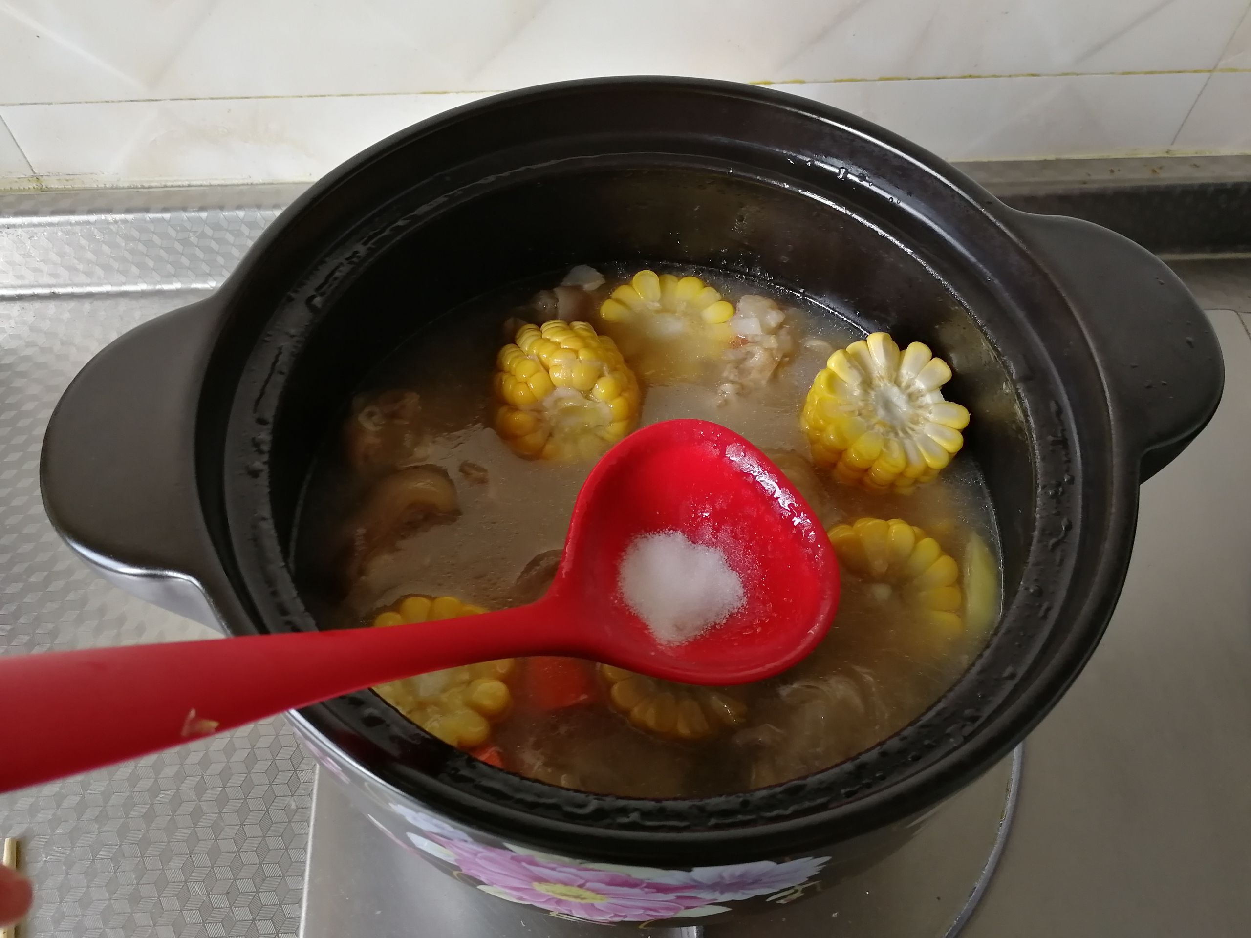 豬腳玉米湯的做法-咸鮮味燉菜譜