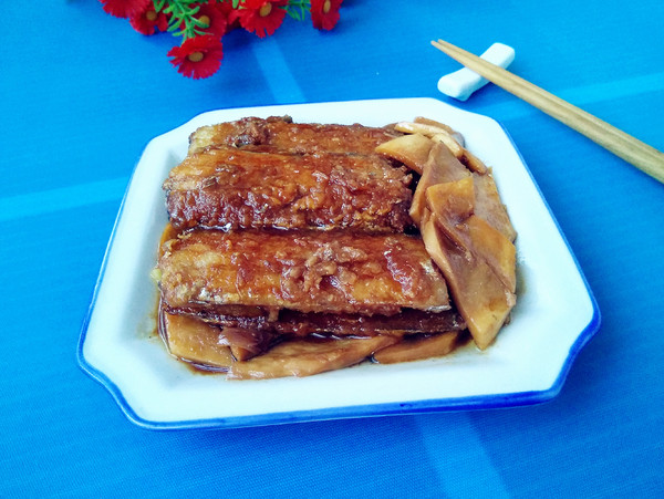 杏鮑菇燒帶魚的做法-咸鮮味燒菜譜