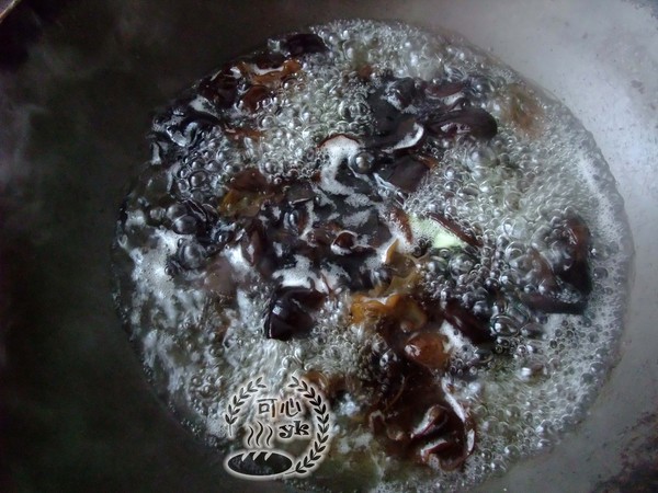 超簡單超美味的水煮魚的做法-香辣味煮菜譜-易網健康養生網 超簡單超美味的水煮魚的做法-香辣味煮菜譜