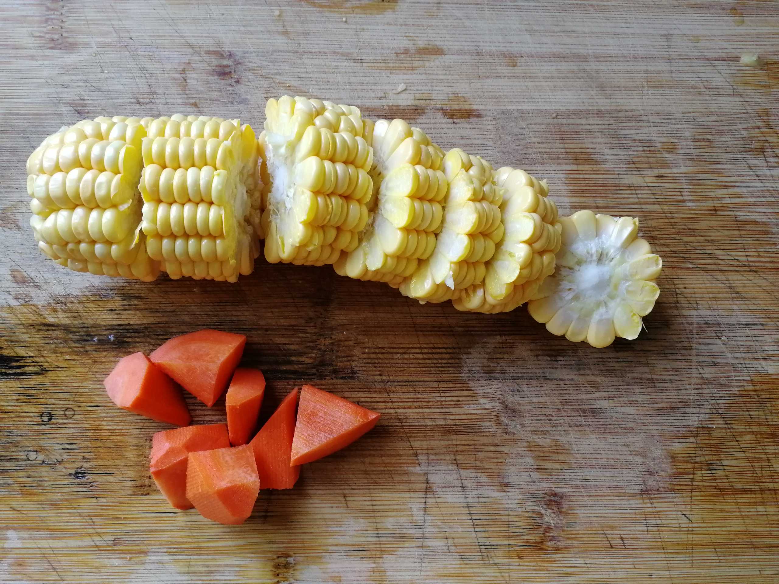 豬腳玉米湯的做法-咸鮮味燉菜譜