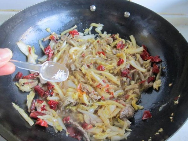 酸菜粉條羊肉的做法-家常味炒菜譜