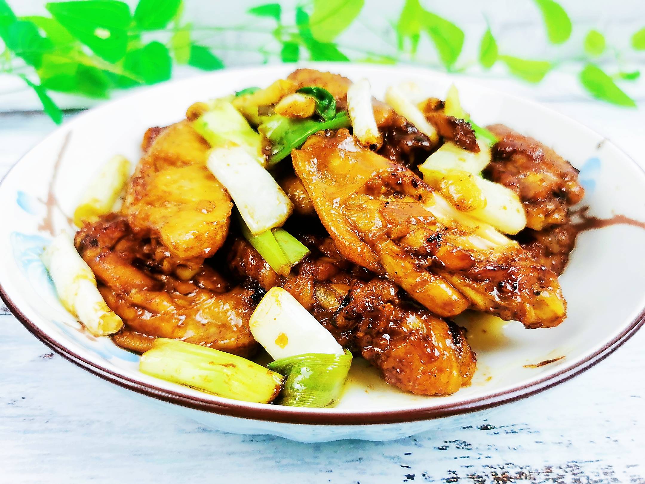 蔥油雞翅的做法-咸鮮味煎菜譜-易網健康養生網 蔥油雞翅的做法-咸鮮味煎菜譜