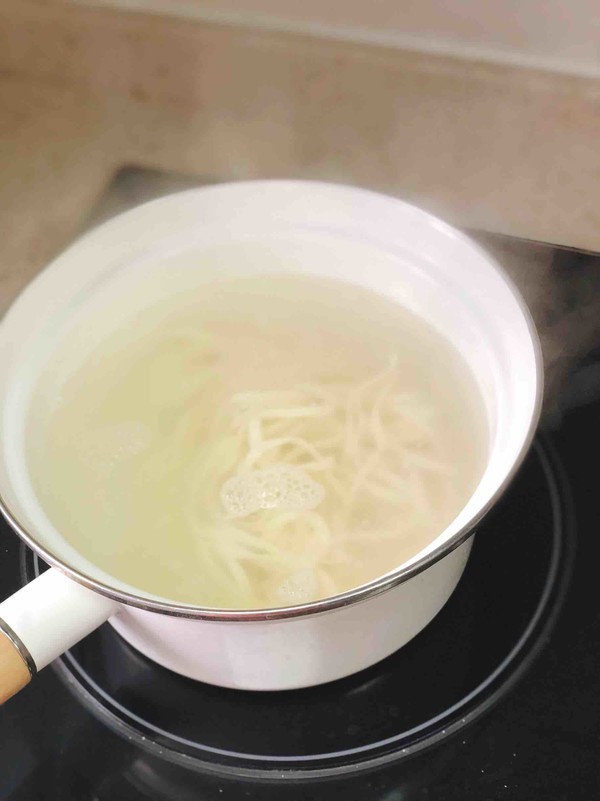 酸豆角筍丁臘肉燒昂刺魚的做法-咸鮮味燒菜譜-易網健康養生網 酸豆角筍丁臘肉燒昂刺魚的做法-咸鮮味燒菜譜