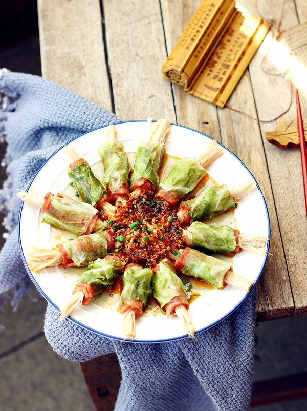 培根包菜卷的做法-咸鮮味蒸菜譜-易網健康養(yǎng)生網 培根包菜卷的做法-咸鮮味蒸菜譜