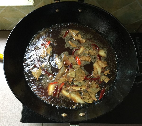 香鹵豬耳的做法-醬香味鹵菜譜-易網(wǎng)健康養(yǎng)生網(wǎng) 香鹵豬耳的做法-醬香味鹵菜譜