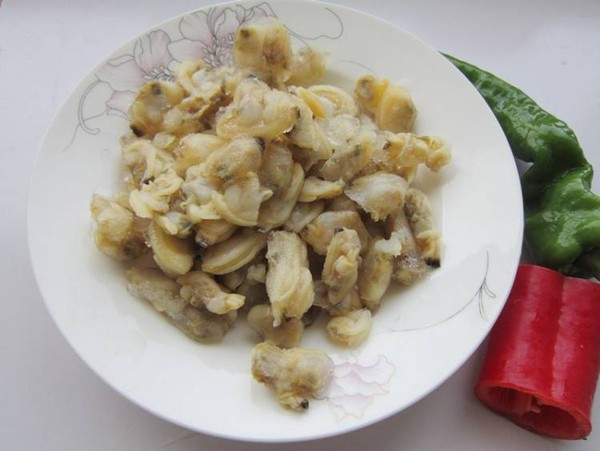 爆炒蛤蠣的做法-家常味炒菜譜-易網<a href=http://www.jsjjzhkt.cn/ target=_blank class=infotextkey>健康養生</a>網 爆炒蛤蠣的做法-家常味炒菜譜