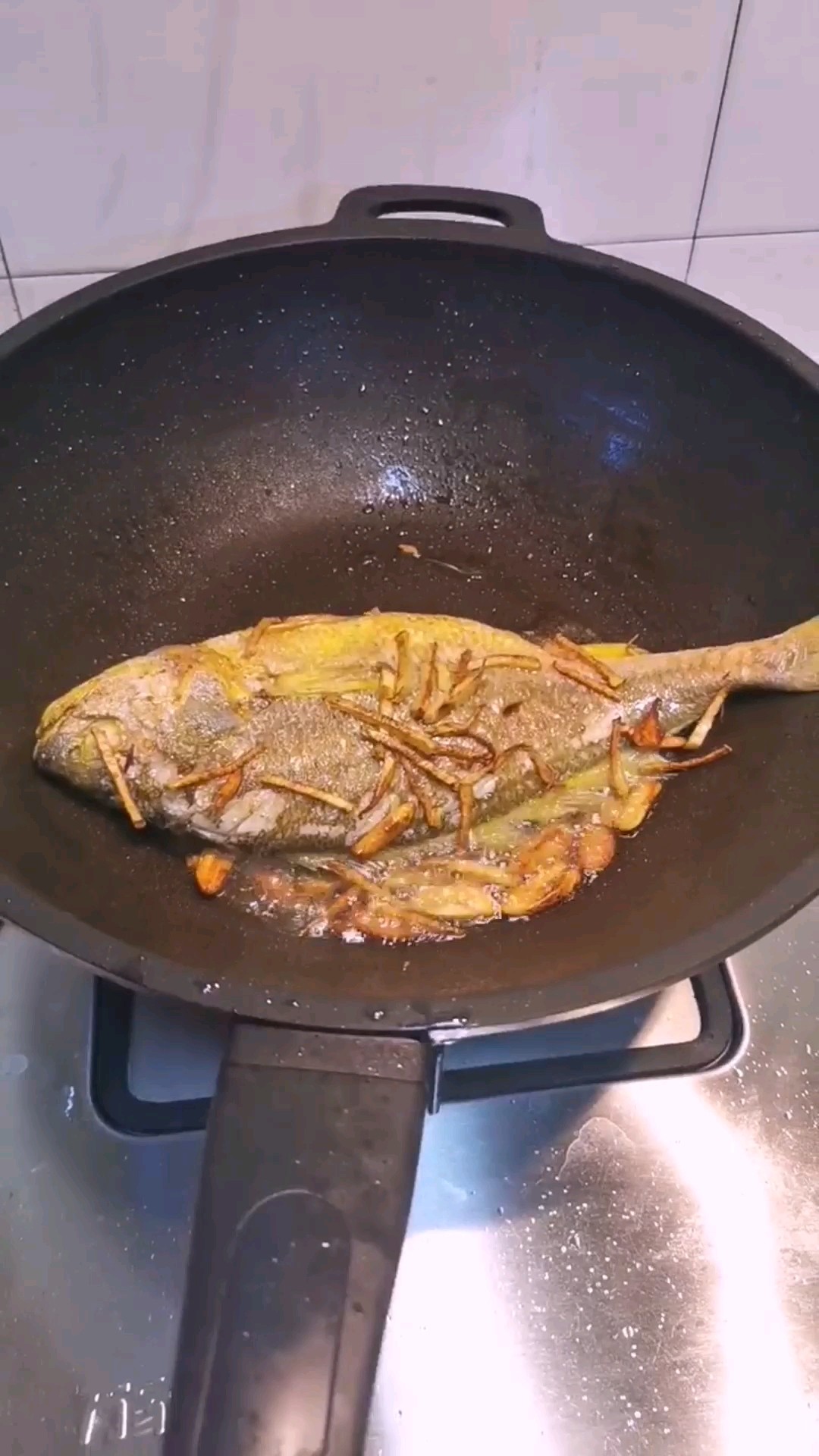 春筍燉黃魚的做法-家常味煮菜譜