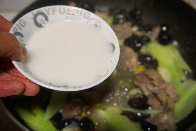 家常白油肉片的做法-家常味炒菜譜-易網健康養生網 家常白油肉片的做法-家常味炒菜譜