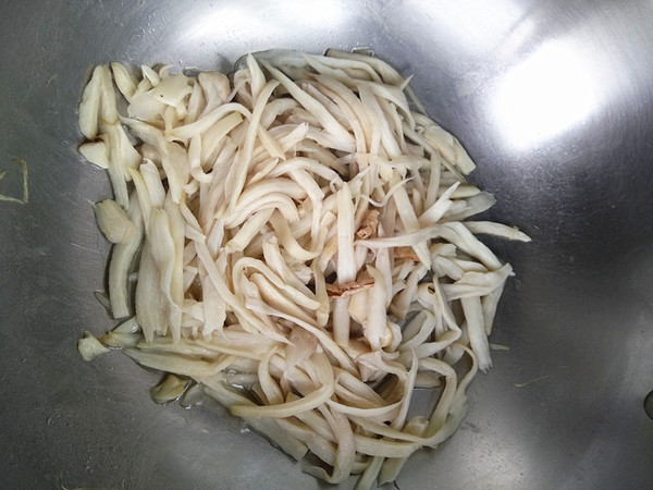 圓白菜燒杏鮑菇的做法-家常味燒菜譜