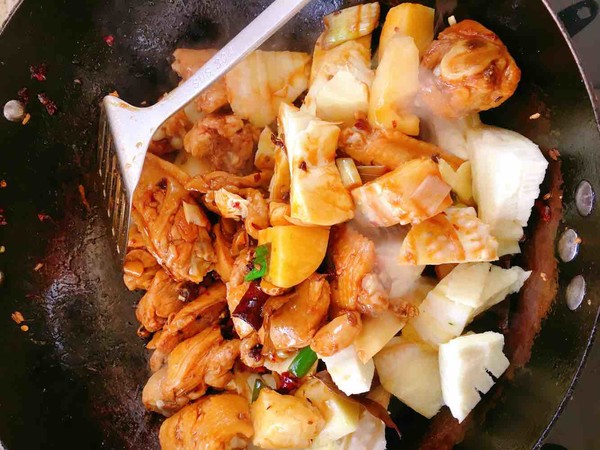 春筍奔跑雞的做法-咸鮮味燉菜譜-易網(wǎng)健康養(yǎng)生網(wǎng) 春筍奔跑雞的做法-咸鮮味燉菜譜