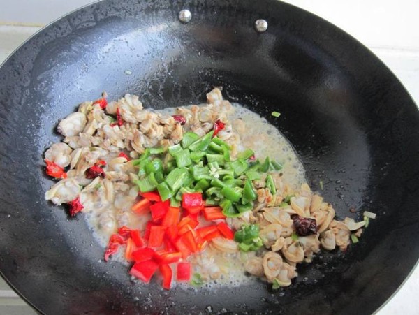 爆炒蛤蠣的做法-家常味炒菜譜-易網健康養生網 爆炒蛤蠣的做法-家常味炒菜譜