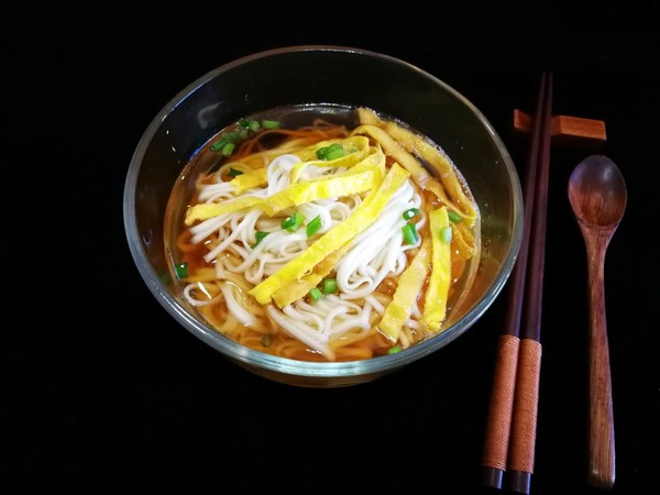 陽春面的做法-咸鮮味煮菜譜-易網健康養生網 陽春面的做法-咸鮮味煮菜譜