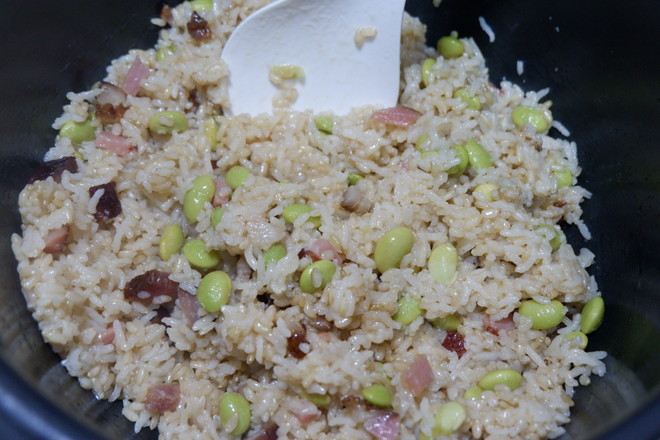 臘肉毛豆糙米飯的做法-家常味煲菜譜-易網健康養生網 臘肉毛豆糙米飯的做法-家常味煲菜譜