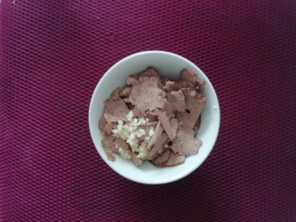 蔥花涼拌豬肝的做法-家常味拌菜譜-易網(wǎng)健康養(yǎng)生網(wǎng) 蔥花涼拌豬肝的做法-家常味拌菜譜