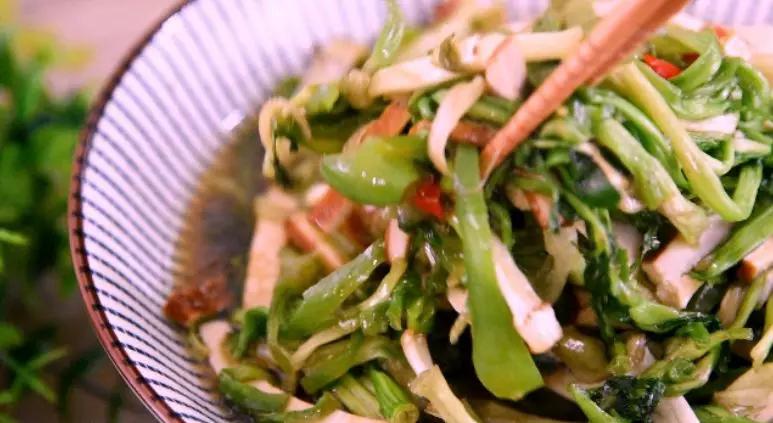 水芹炒香干的做法-家常味炒菜譜