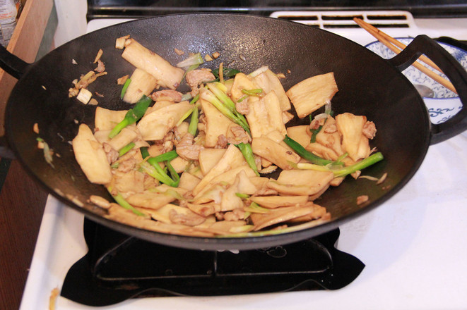 蠔油杏鮑菇炒肉的做法-咸鮮味炒菜譜-易網健康養生網 蠔油杏鮑菇炒肉的做法-咸鮮味炒菜譜