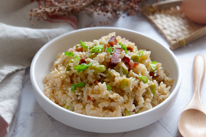 臘肉毛豆糙米飯的做法-家常味煲菜譜-易網健康養生網 臘肉毛豆糙米飯的做法-家常味煲菜譜