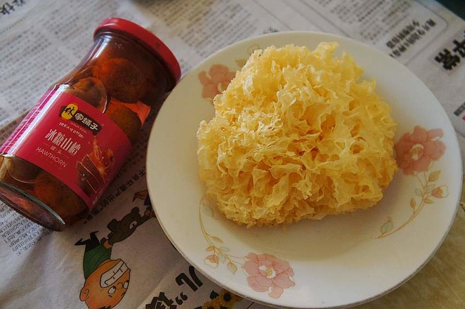 涼拌銀耳山楂的做法-酸甜味拌菜譜-易網(wǎng)<a href=http://www.jsjjzhkt.cn/ target=_blank class=infotextkey>健康養(yǎng)生</a>網(wǎng) 涼拌銀耳山楂的做法-酸甜味拌菜譜