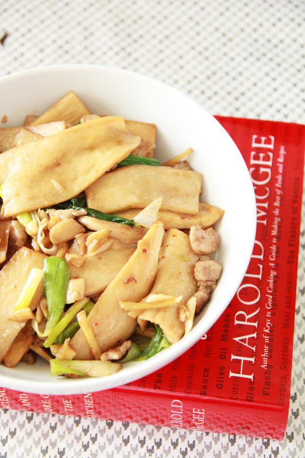 蠔油杏鮑菇炒肉的做法-咸鮮味炒菜譜-易網健康養生網 蠔油杏鮑菇炒肉的做法-咸鮮味炒菜譜