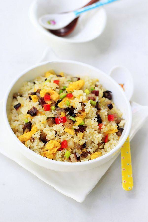 泡菜臘肉蛋炒飯的做法-咸鮮味炒菜譜-易網健康養生網 泡菜臘肉蛋炒飯的做法-咸鮮味炒菜譜