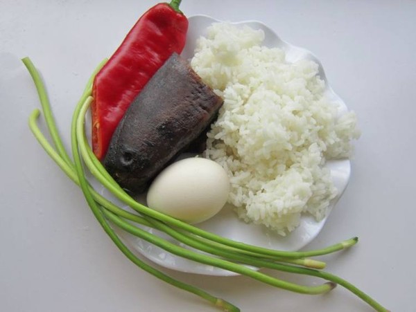 泡菜臘肉蛋炒飯的做法-咸鮮味炒菜譜-易網<a href=http://www.jsjjzhkt.cn/ target=_blank class=infotextkey>健康養生</a>網 泡菜臘肉蛋炒飯的做法-咸鮮味炒菜譜