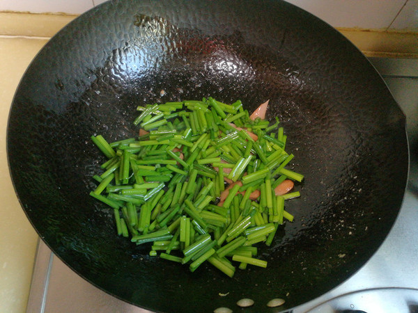 韭苔雞蛋炒蝦仁的做法-家常味炒菜譜-易網健康養生網 韭苔雞蛋炒蝦仁的做法-家常味炒菜譜