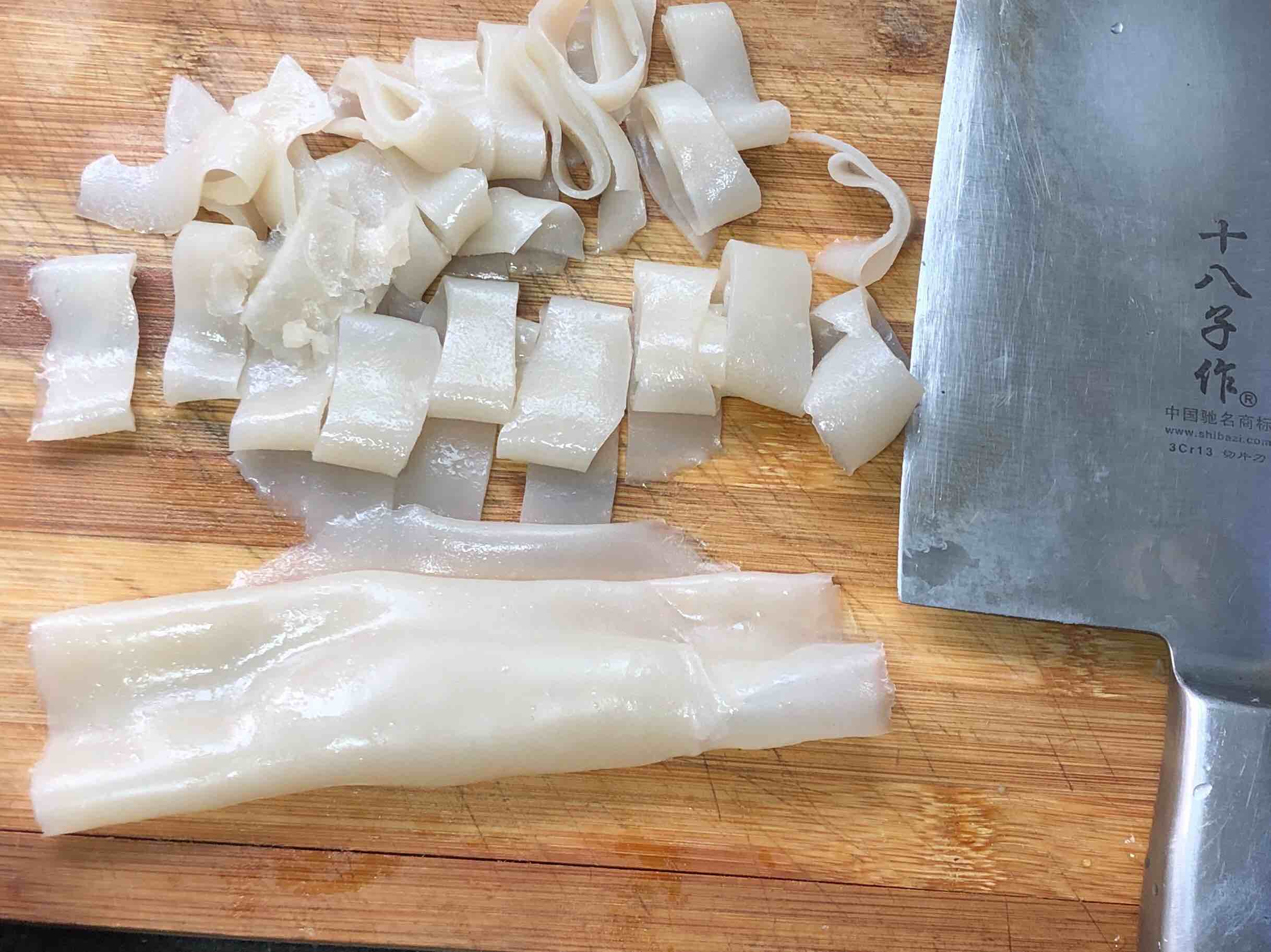 簡單易做滴涼皮的做法-酸辣味蒸菜譜