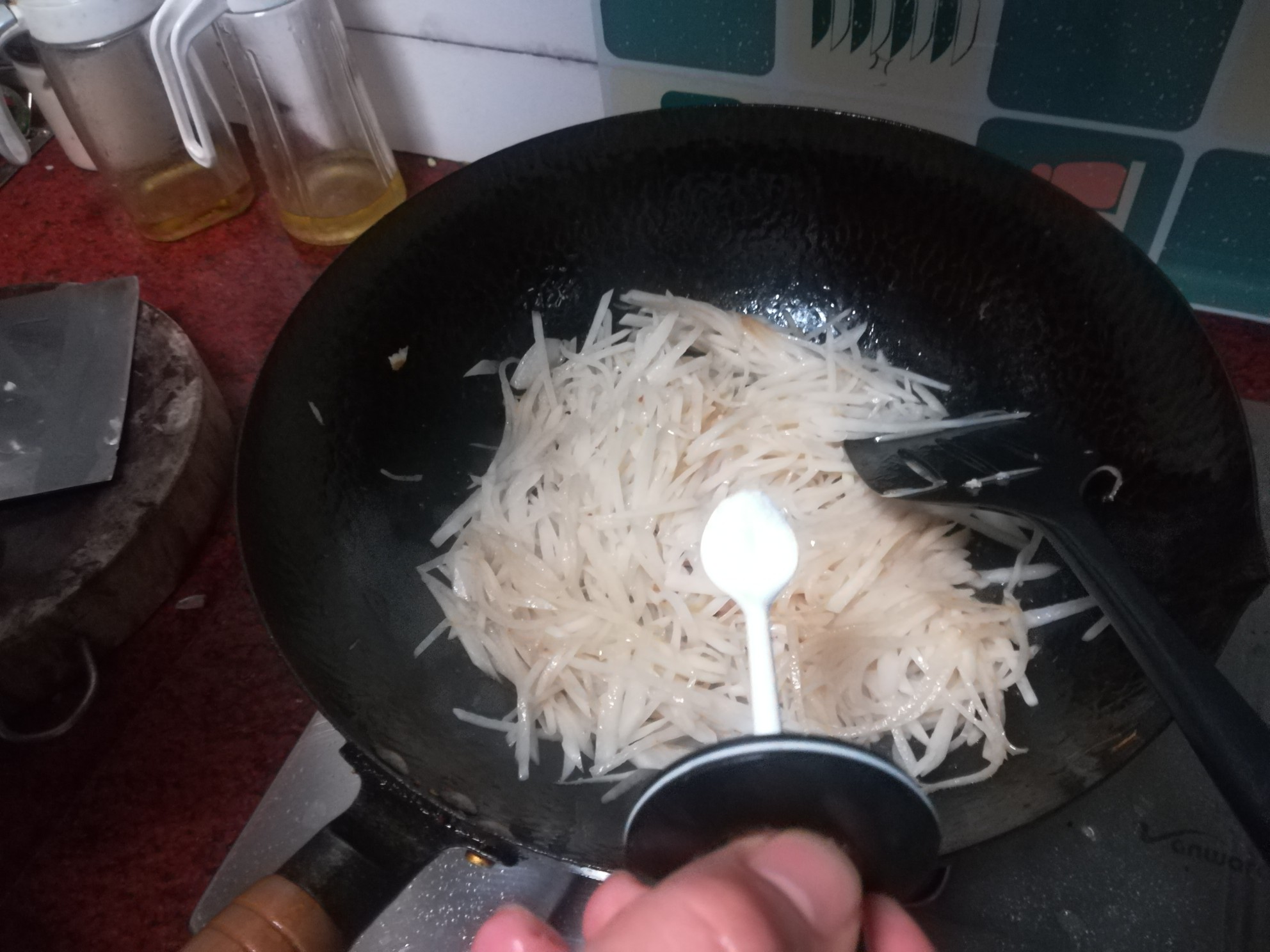 白蘿卜小炒牛肉的做法-家常味炒菜譜-易網健康養生網 白蘿卜小炒牛肉的做法-家常味炒菜譜