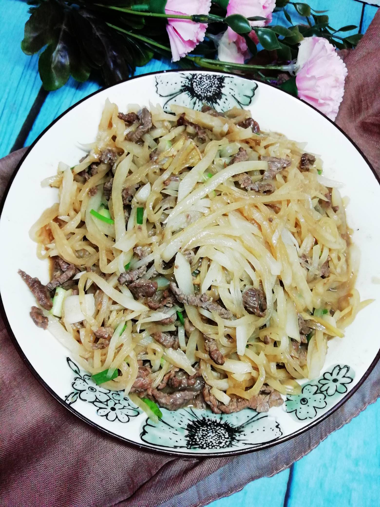 白蘿卜小炒牛肉的做法-家常味炒菜譜-易網健康養生網 白蘿卜小炒牛肉的做法-家常味炒菜譜