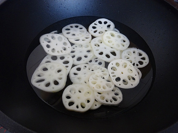小炒蓮藕的做法-咸鮮味炒菜譜