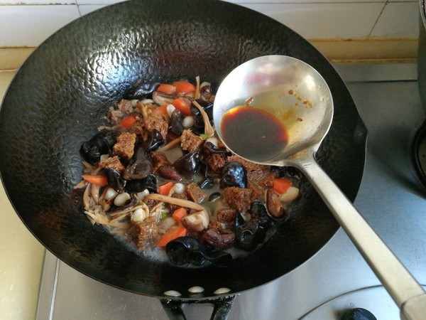 烤麩燴菜的做法-家常味燴菜譜-易網(wǎng)健康養(yǎng)生網(wǎng) 烤麩燴菜的做法-家常味燴菜譜