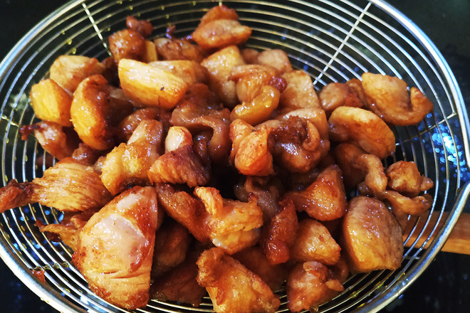 辣子雞丁的做法-麻辣味炒菜譜-易網健康養生網 辣子雞丁的做法-麻辣味炒菜譜