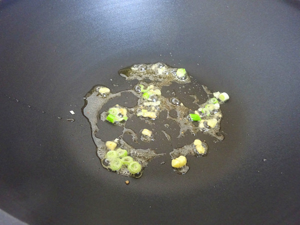 小炒蓮藕的做法-咸鮮味炒菜譜