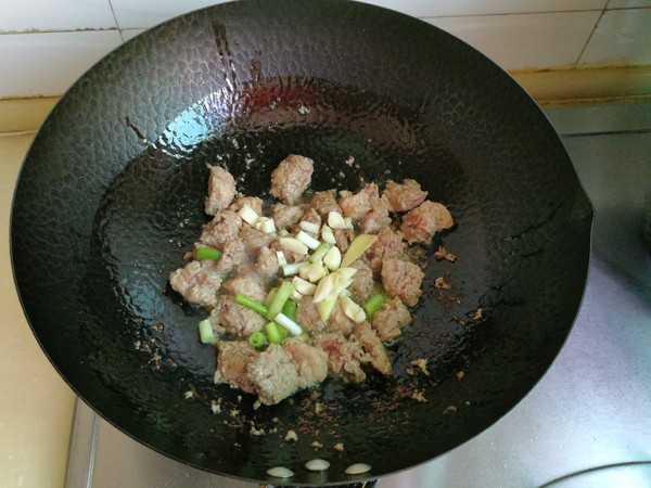 牛肉筍干大雜燴的做法-家常味燴菜譜