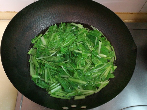 小白菜炒蝦仁的做法-家常味炒菜譜-易網(wǎng)健康養(yǎng)生網(wǎng) 小白菜炒蝦仁的做法-家常味炒菜譜