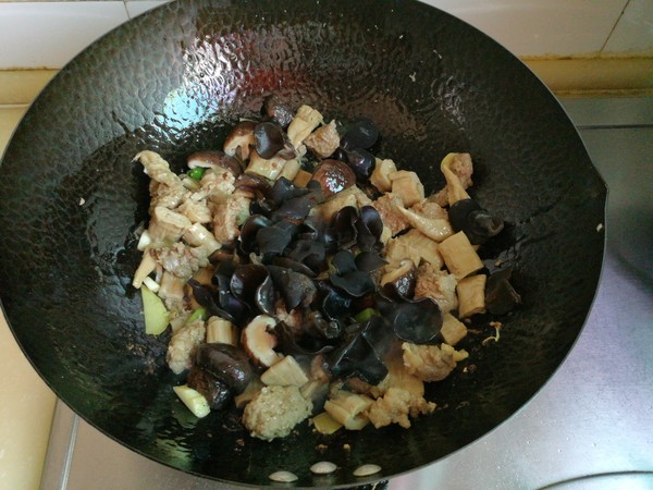 牛肉筍干大雜燴的做法-家常味燴菜譜