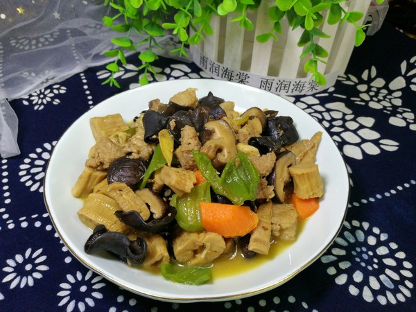 牛肉筍干大雜燴的做法-家常味燴菜譜