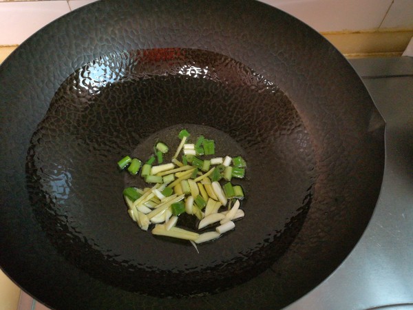 魷魚燴烤麩的做法-家常味燴菜譜-易網健康養生網 魷魚燴烤麩的做法-家常味燴菜譜