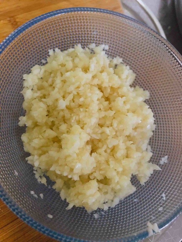 蒜蓉龍利魚的做法-蒜香味蒸菜譜-易網健康養生網 蒜蓉龍利魚的做法-蒜香味蒸菜譜