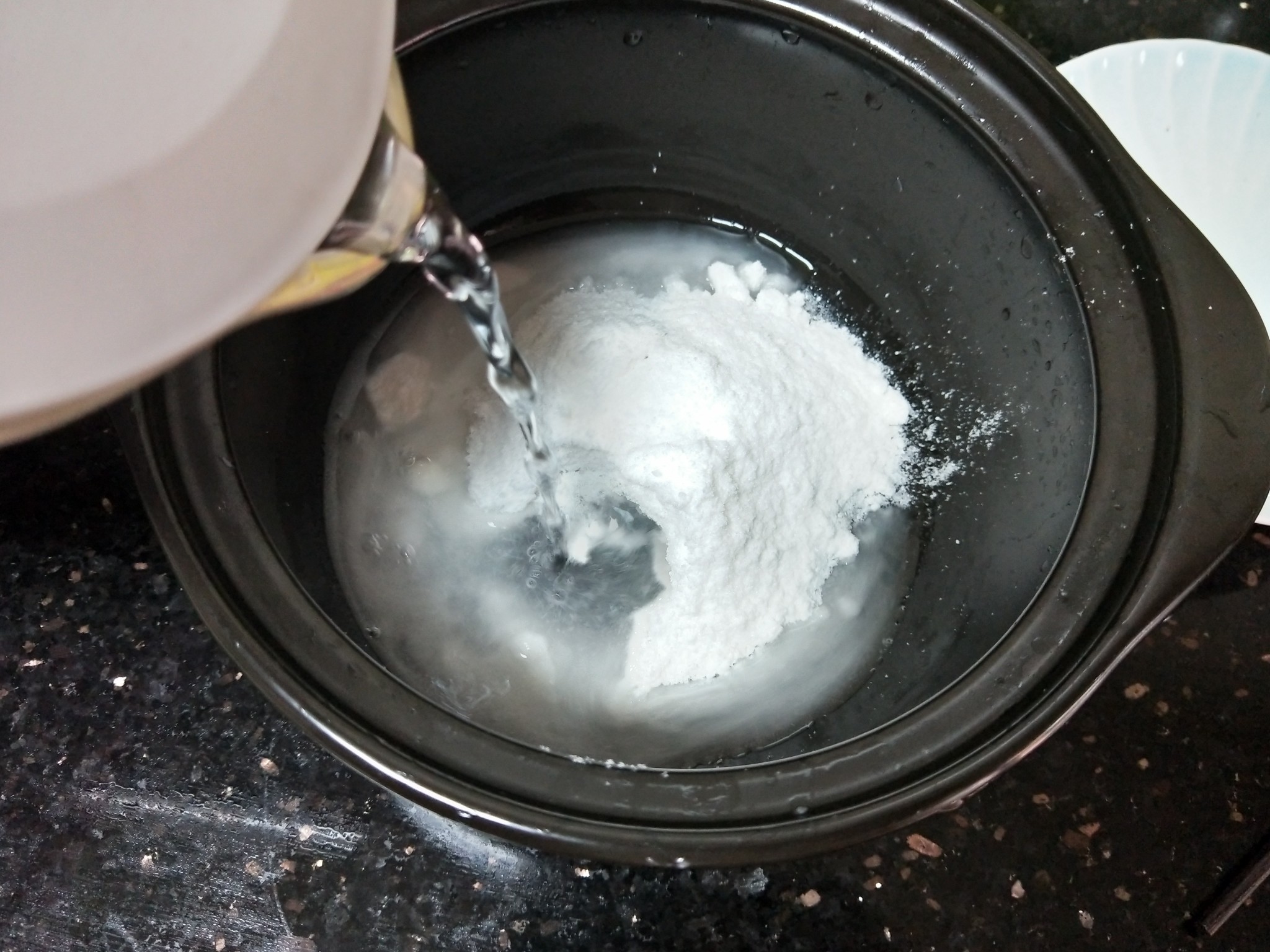 奶香涼粉的做法-甜味煮菜譜-易網健康養生網 奶香涼粉的做法-甜味煮菜譜