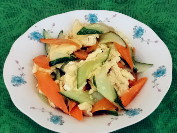 胡蘿卜黃瓜炒雞蛋的做法-咸鮮味炒菜譜-易網健康養生網 胡蘿卜黃瓜炒雞蛋的做法-咸鮮味炒菜譜