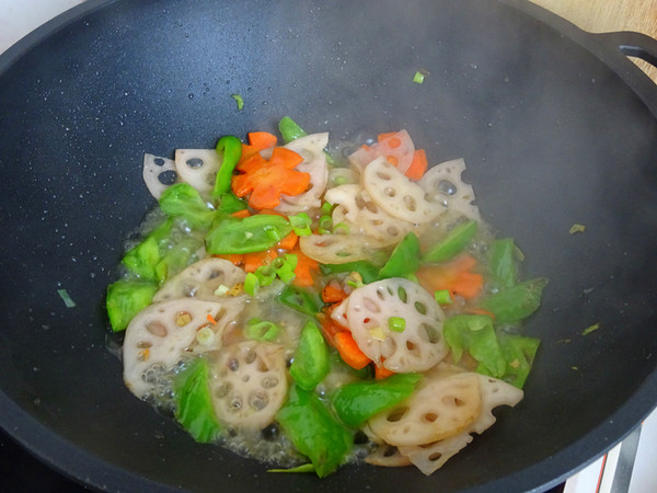 小炒蓮藕的做法-咸鮮味炒菜譜