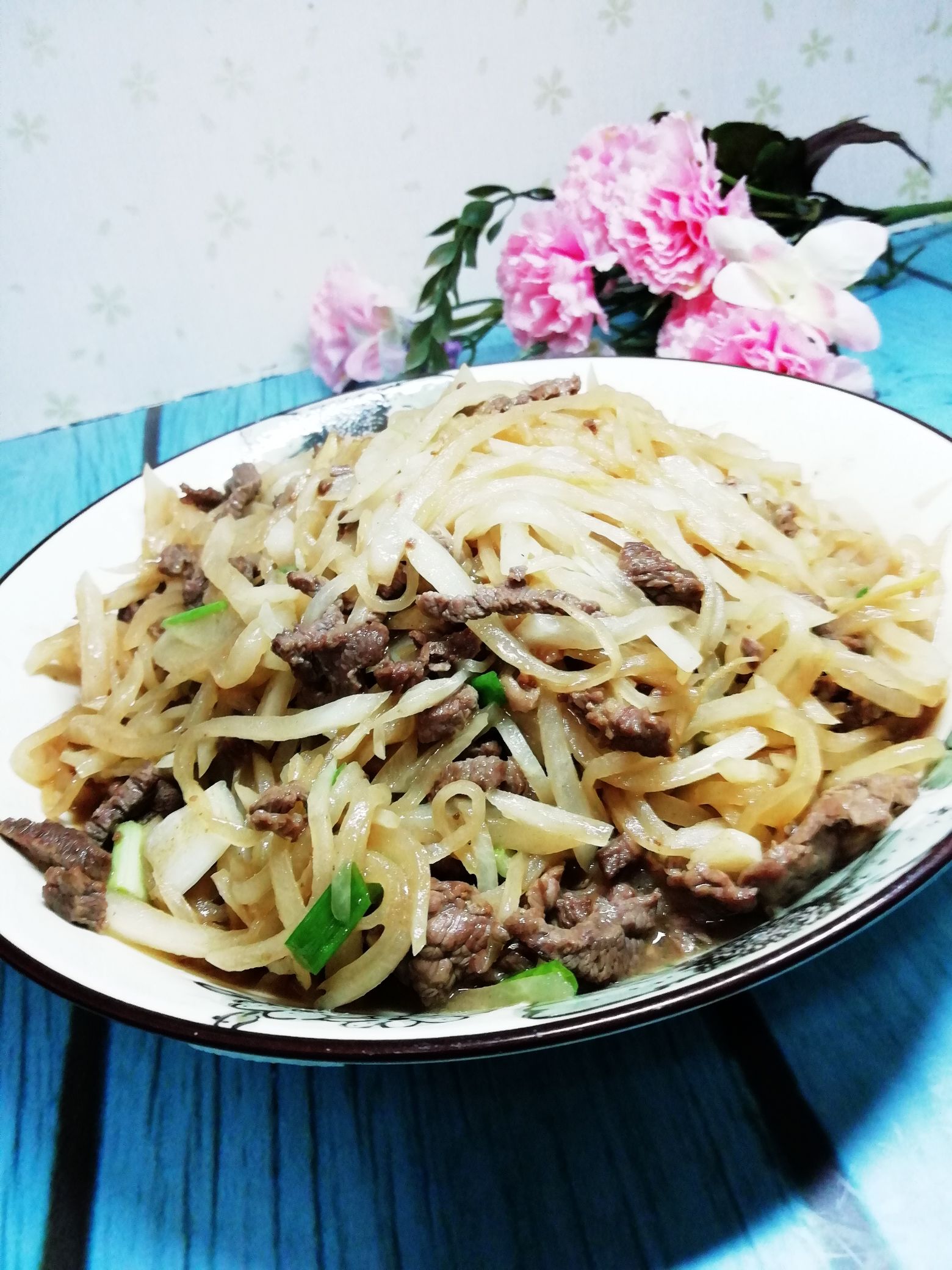 白蘿卜小炒牛肉的做法-家常味炒菜譜-易網健康養生網 白蘿卜小炒牛肉的做法-家常味炒菜譜