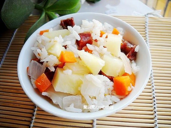 臘味地三鮮燜飯的做法-咸鮮味燜菜譜-易網(wǎng)健康養(yǎng)生網(wǎng) 臘味地三鮮燜飯的做法-咸鮮味燜菜譜