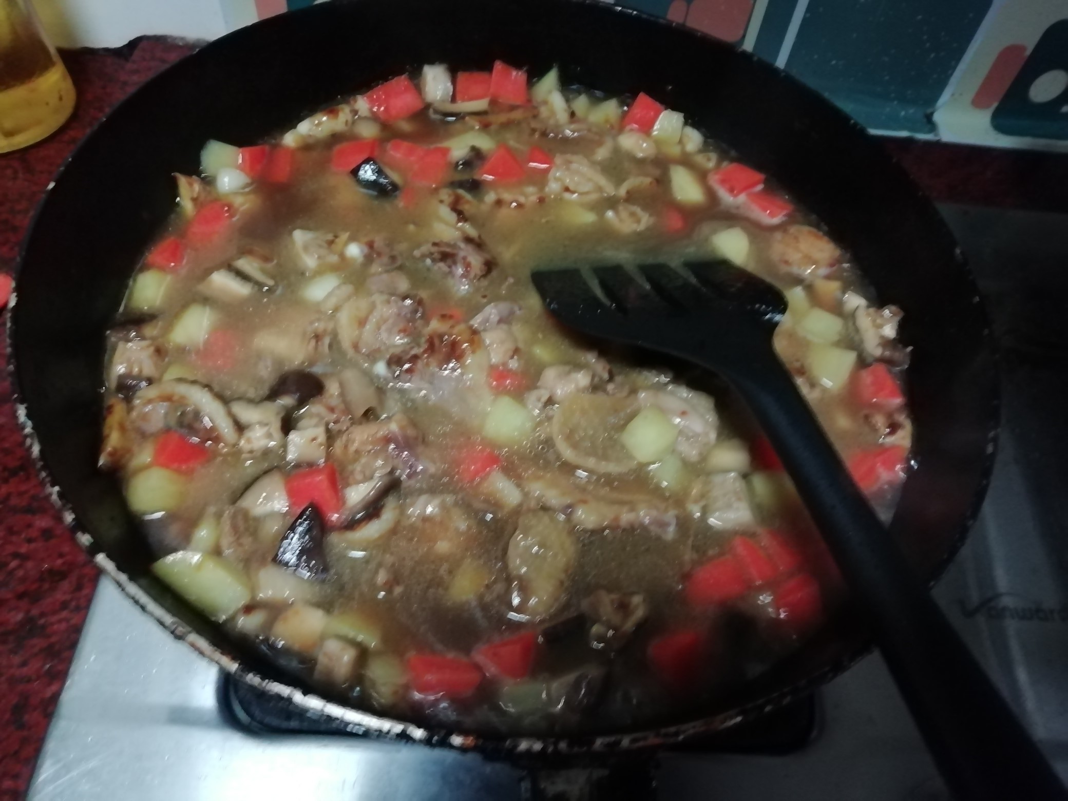 香菇燜雞飯的做法-咸鮮味炒菜譜-易網(wǎng)健康養(yǎng)生網(wǎng) 香菇燜雞飯的做法-咸鮮味炒菜譜