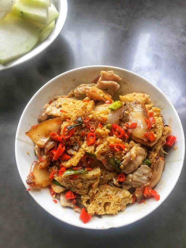 面筋炒肉的做法-香辣味炒菜譜-易網健康養生網 面筋炒肉的做法-香辣味炒菜譜