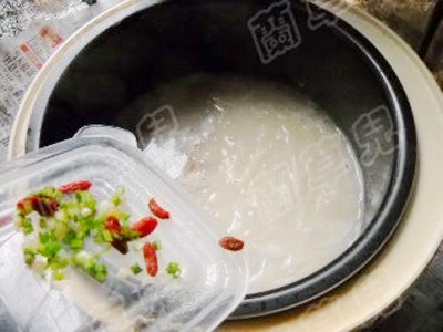 蘿卜絲燉野鯽魚的做法-家常味燉菜譜