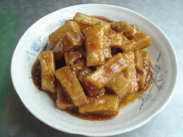 糖醋芝麻豆腐的做法-酸甜味炒菜譜-易網健康養生網 糖醋芝麻豆腐的做法-酸甜味炒菜譜